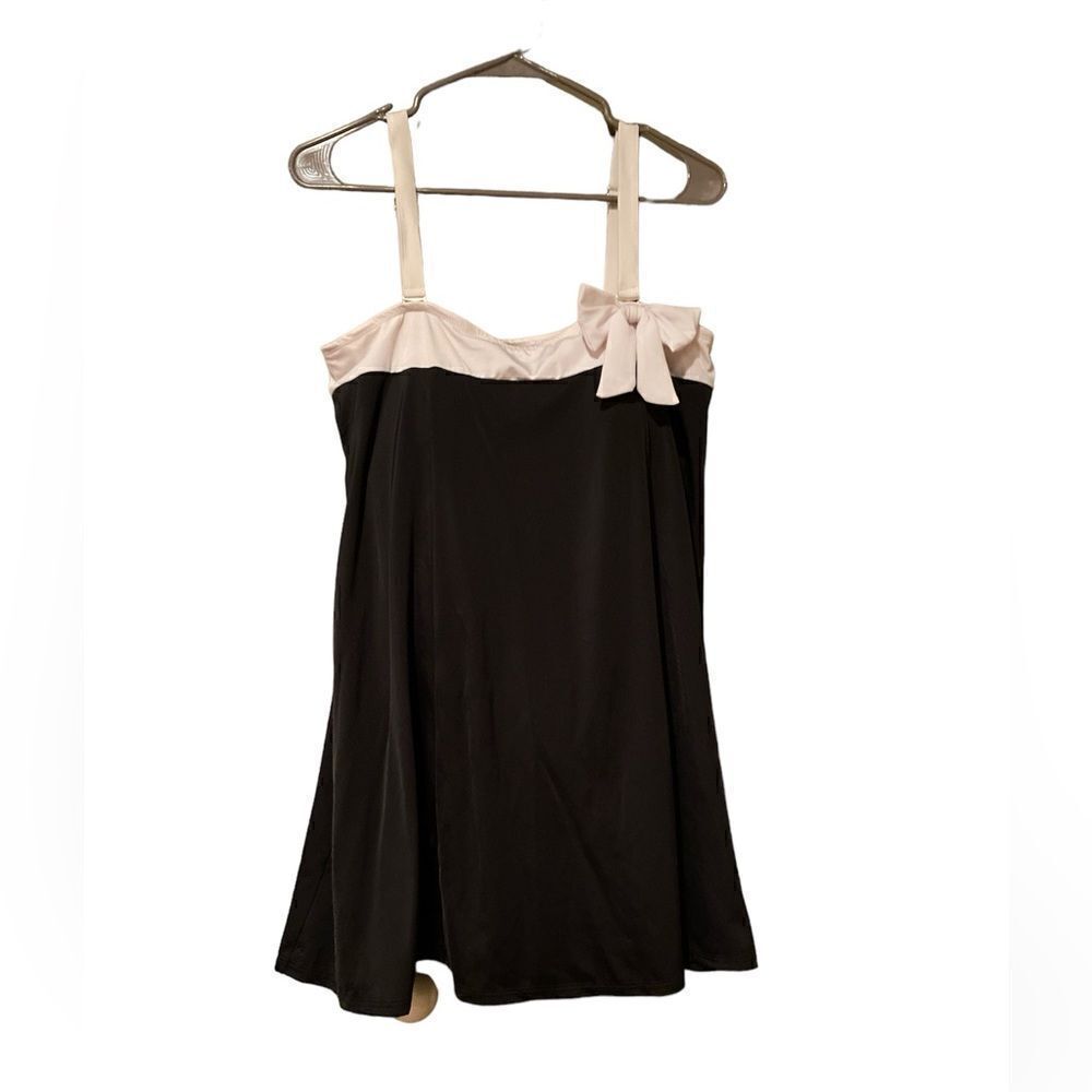 Roaman’s Swimsuit Plus Size Size 16 Black & White